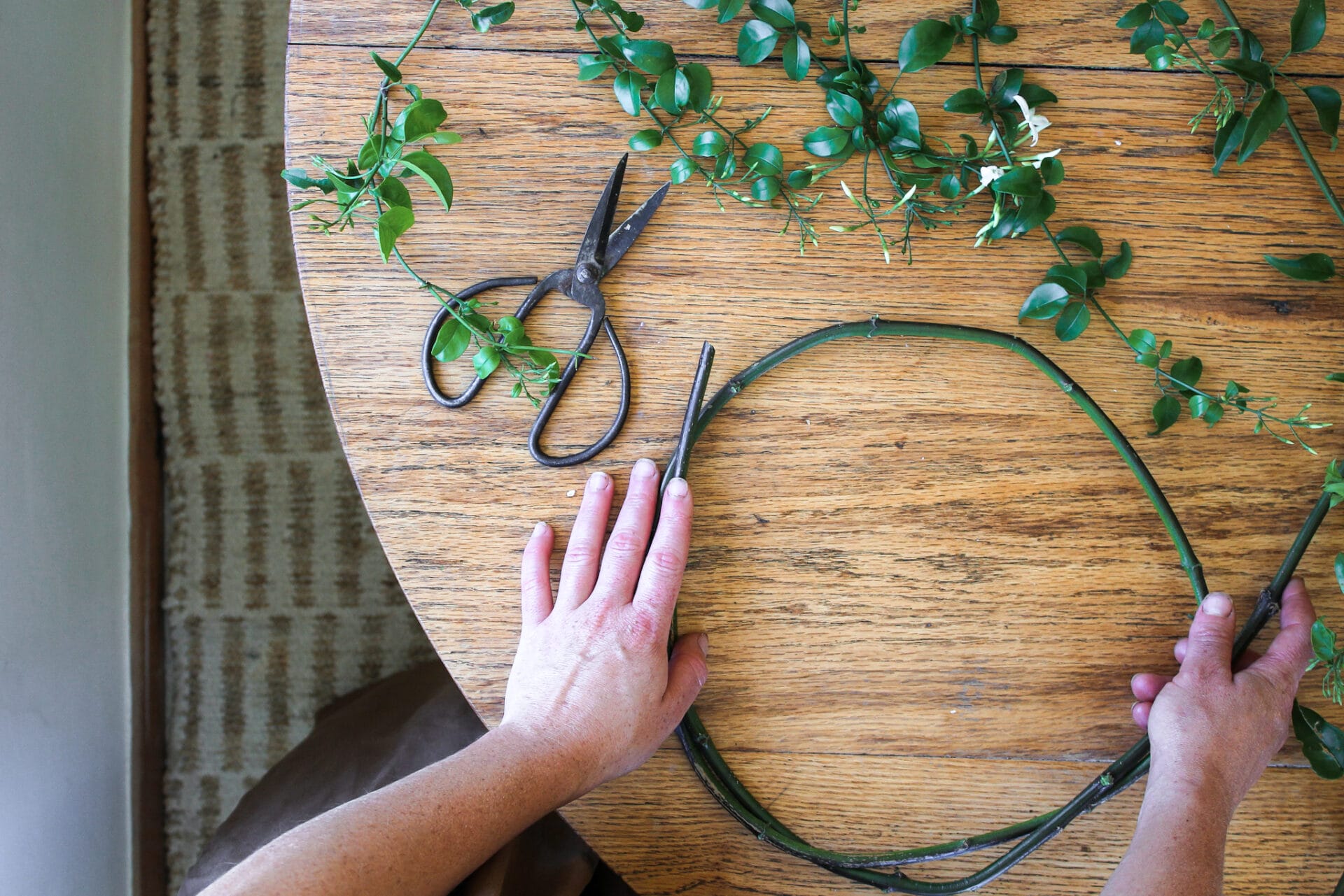 Making Wreath using Jasmine Vine Making Wreath using Jasmine Vine