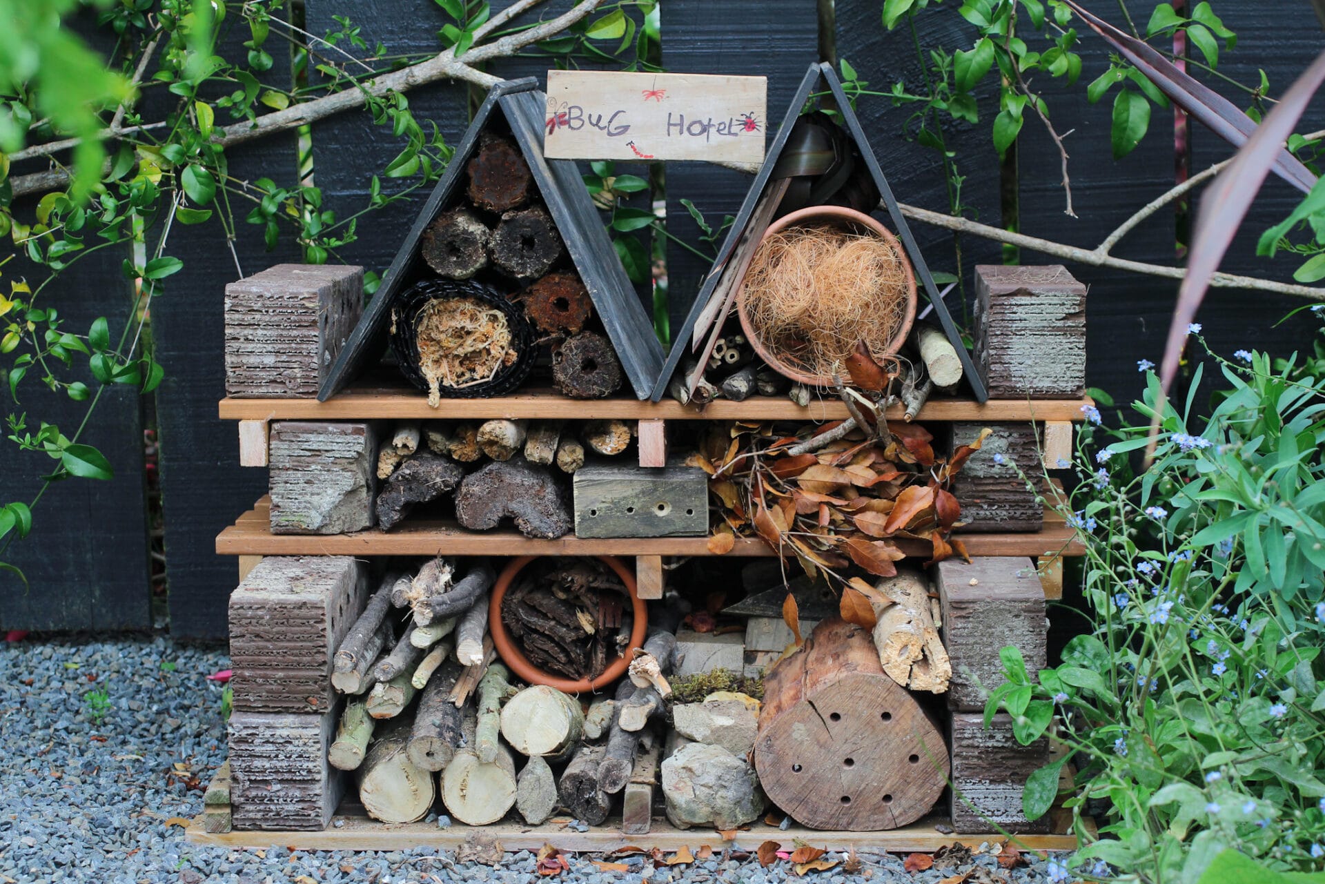 How to make a bug hotel