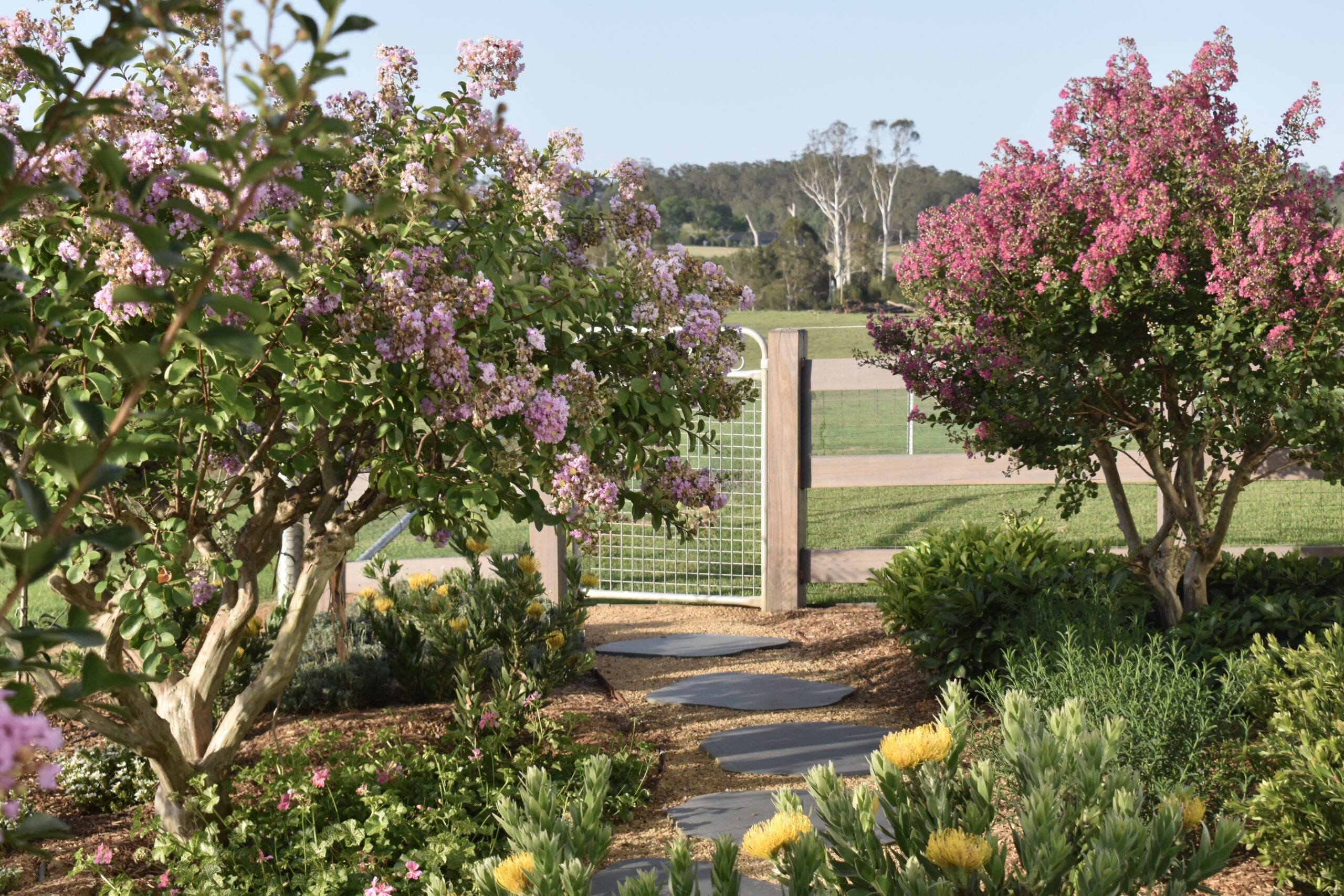 Inside Out Garden Design - Rural garden Inside Out Garden Design