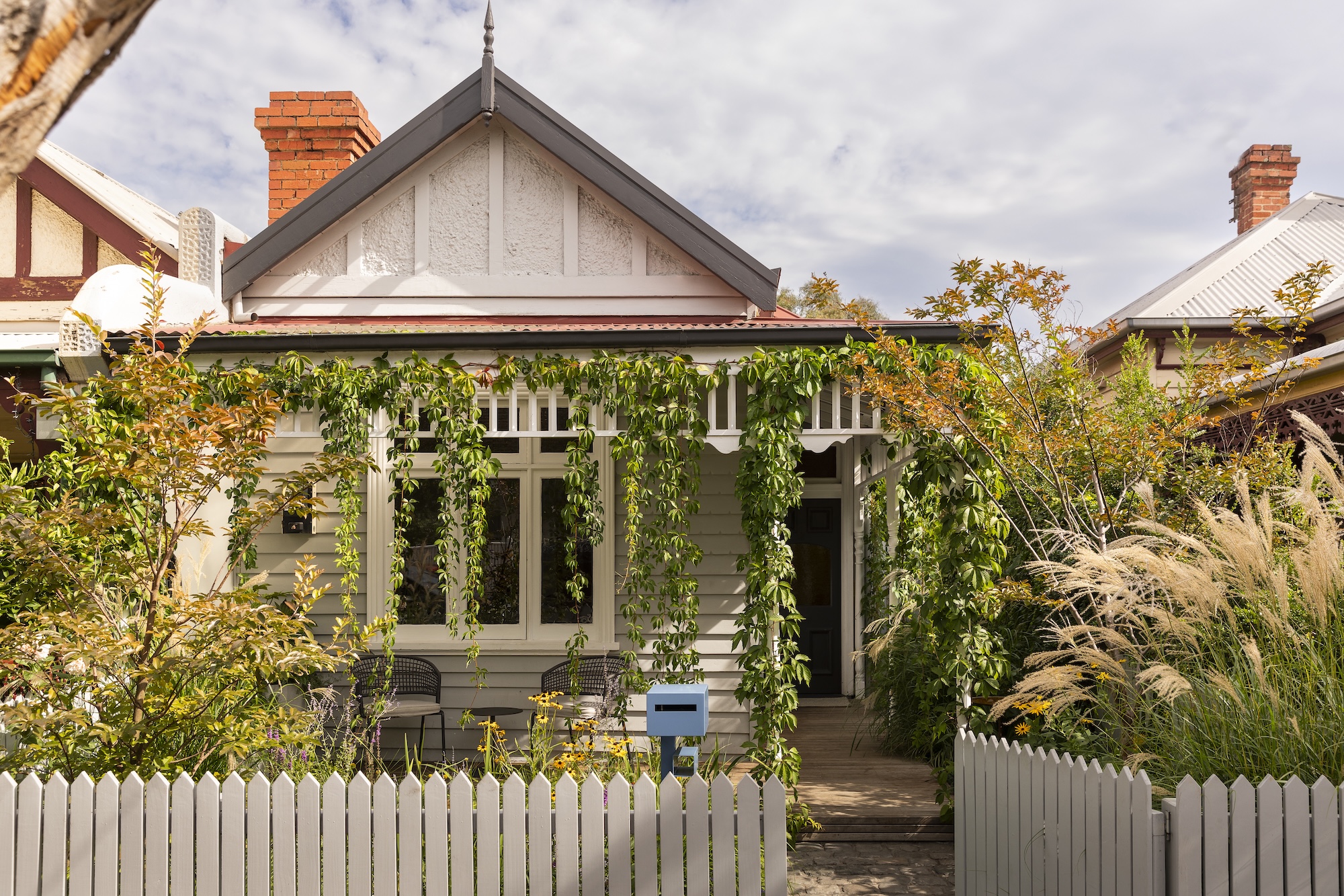 Saint Remy Thornbury Garden Saint Remy Thornbury Garden