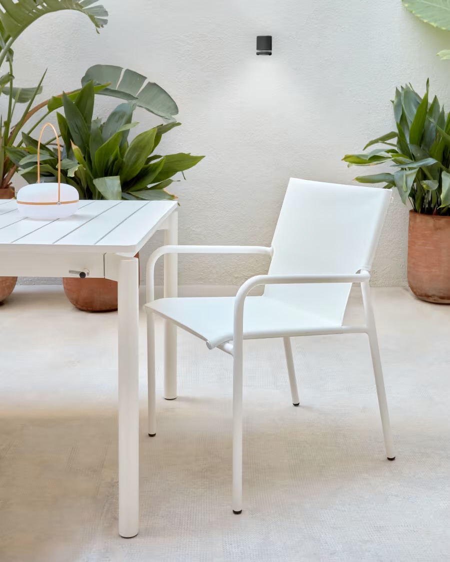 Kave Home outdoor seating