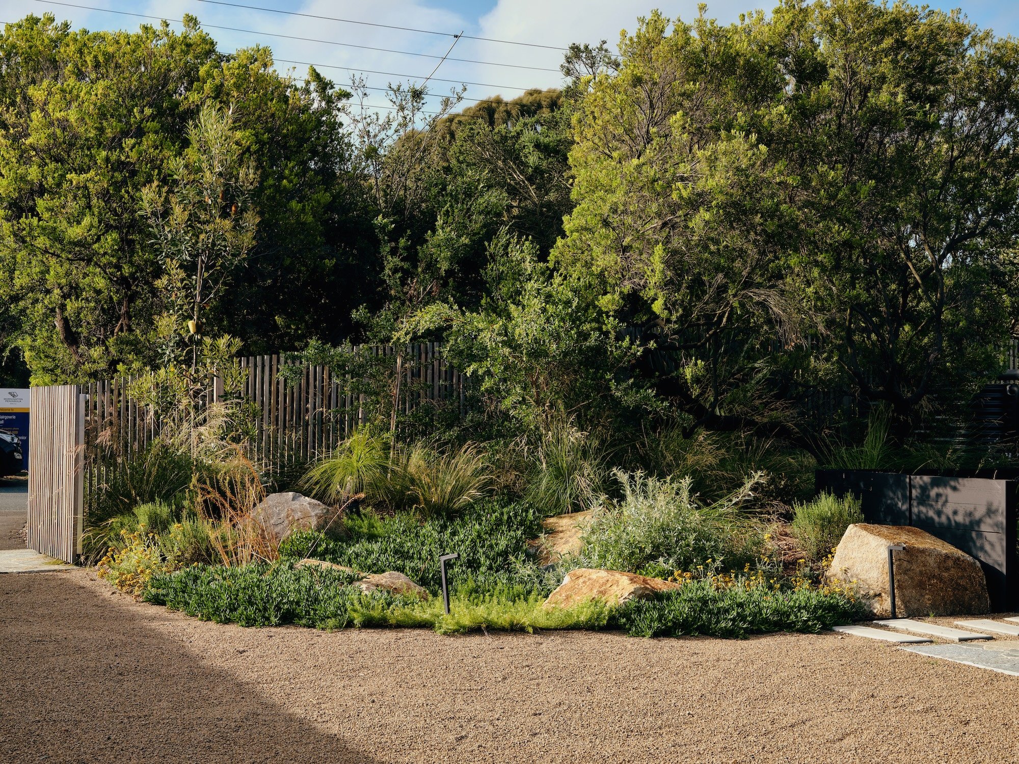 Large-scale residential garden with trees, shrubs, and layered planting – Phillip Withers